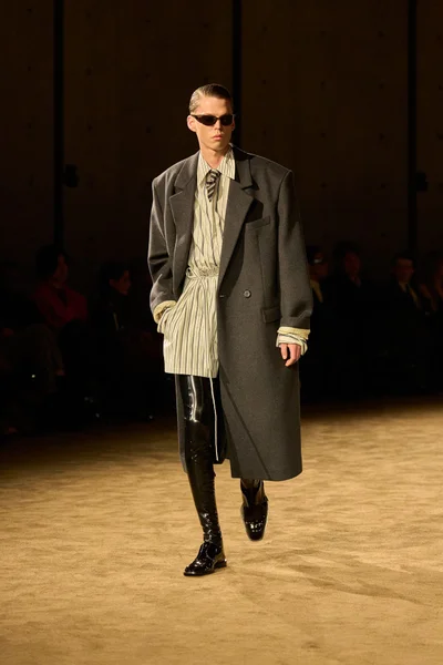 Look 32
